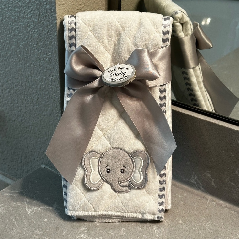 Brand New Bearington Baby Lil’ Sprout the Elephant Burp Cloth Grey & White